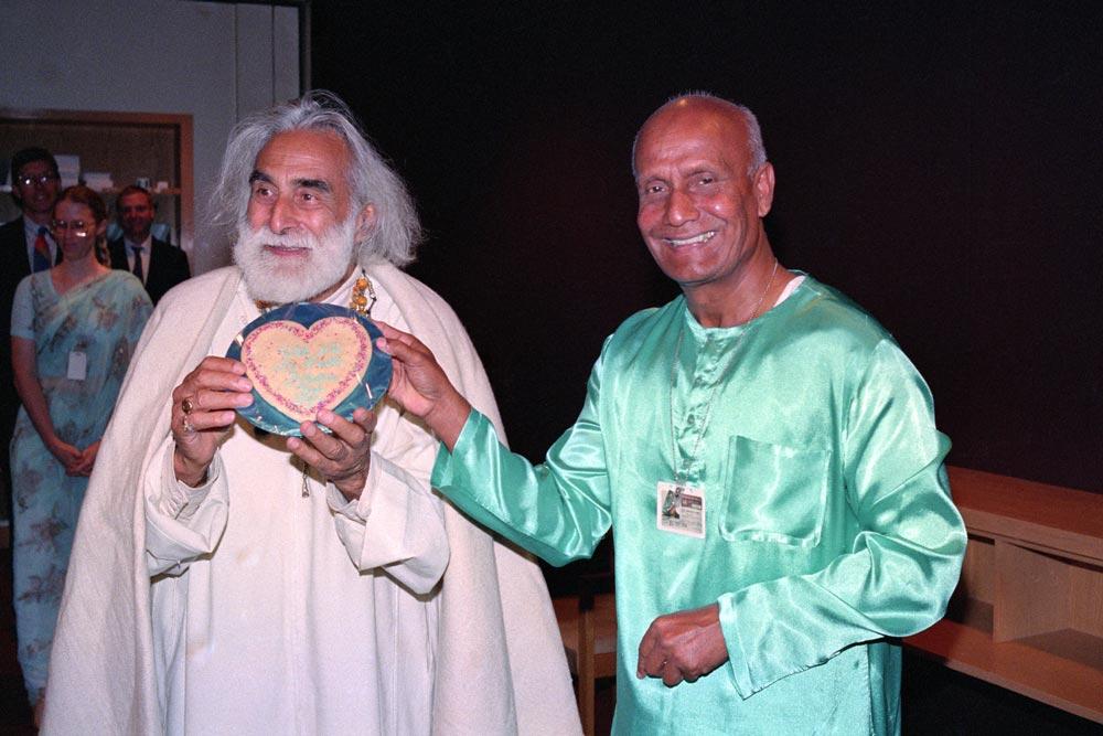 sri-chinmoy-pir-vilayat-khan